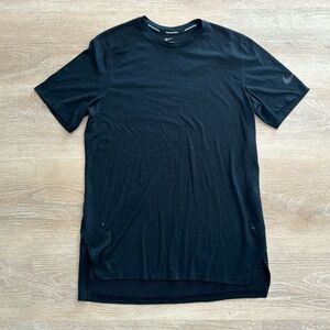 Nike Men’s Basketball Breathe Elite Tshirt, Size L